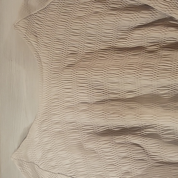 Cute long sleeve open back crop top - Picture 3 of 10